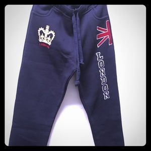 Tracksuit kids Sz 11/12-RESERVED